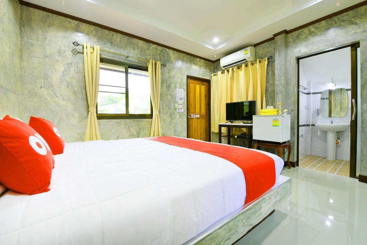 Oyo 536 Reuan Kanthima Ban Laem Chabang Esterno foto