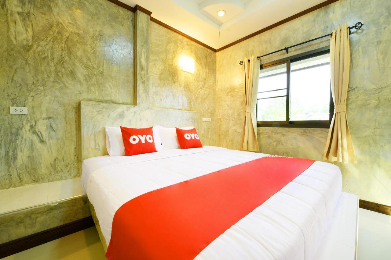 Oyo 536 Reuan Kanthima Ban Laem Chabang Esterno foto