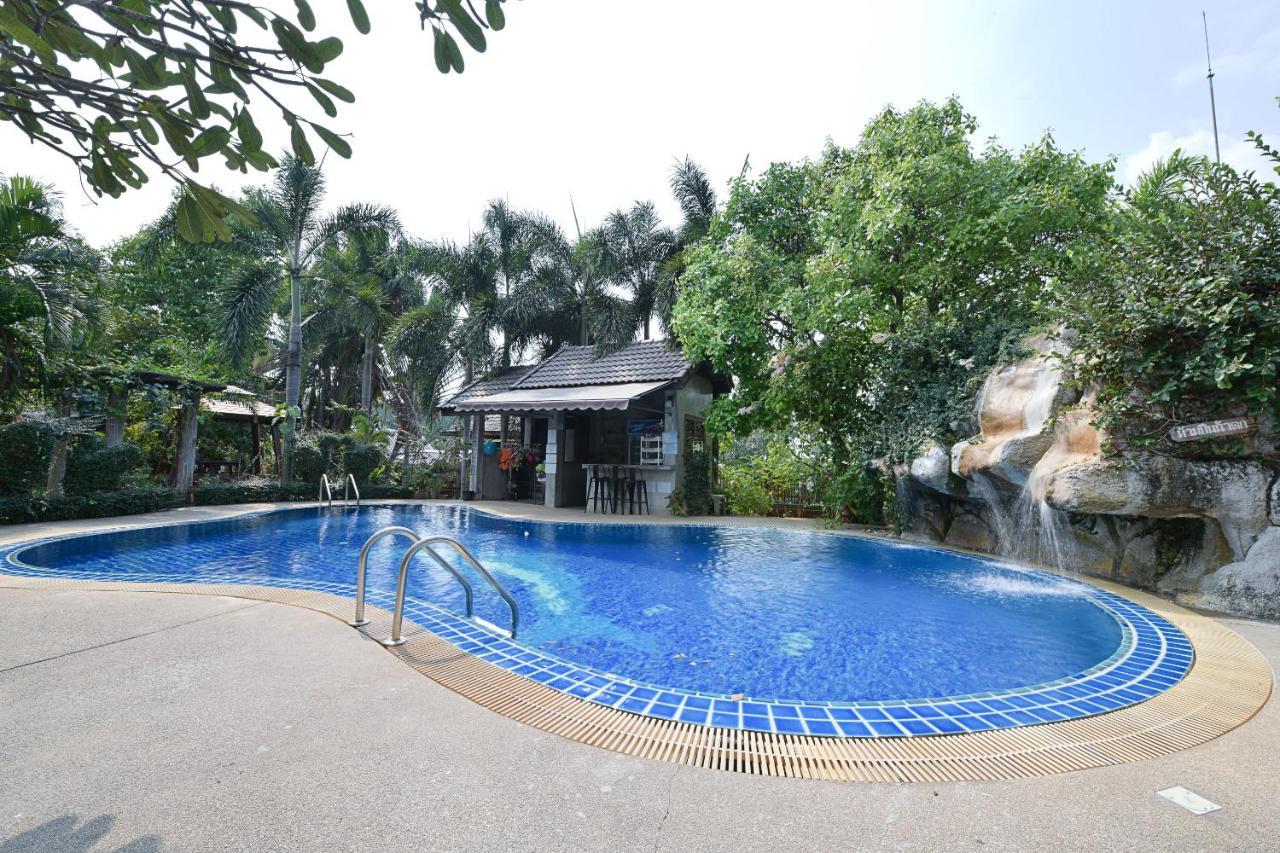 Oyo 536 Reuan Kanthima Ban Laem Chabang Esterno foto